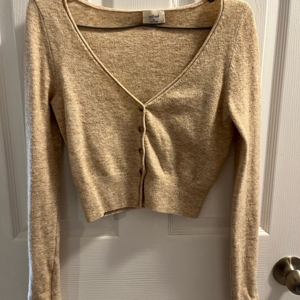 Wilfred Oatmeal Cropped V-Neck Button Cardigan